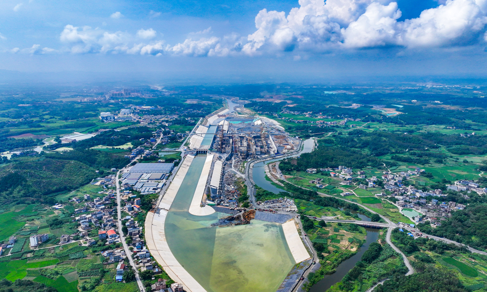 9月18日，中交一航局参建的平陆运河企石枢纽泄水闸通水，标志着枢纽顺利完成二期导流，为后续完工及平陆运河全线通航奠定坚实基础。