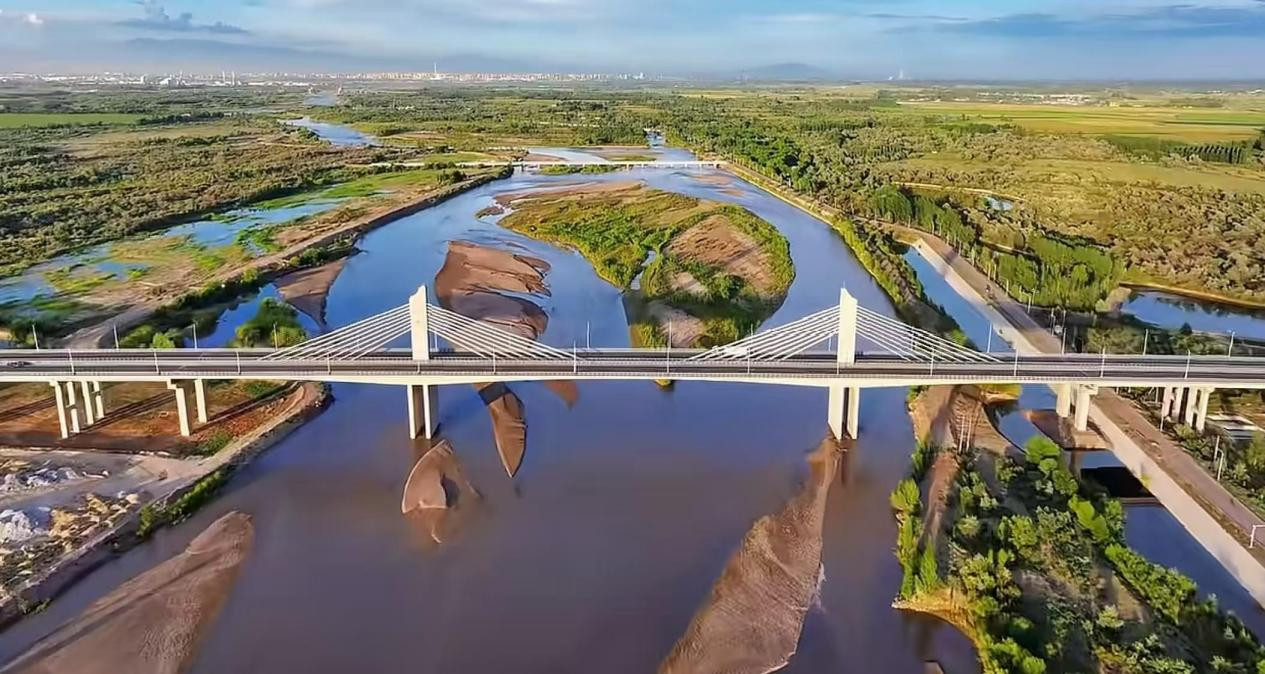 9月20日，中国中铁旗下中铁城投投资建设，中铁设计、中铁五局参建的霍尔果斯—若羌公路（G218线）伊宁市过境公路正式通车。