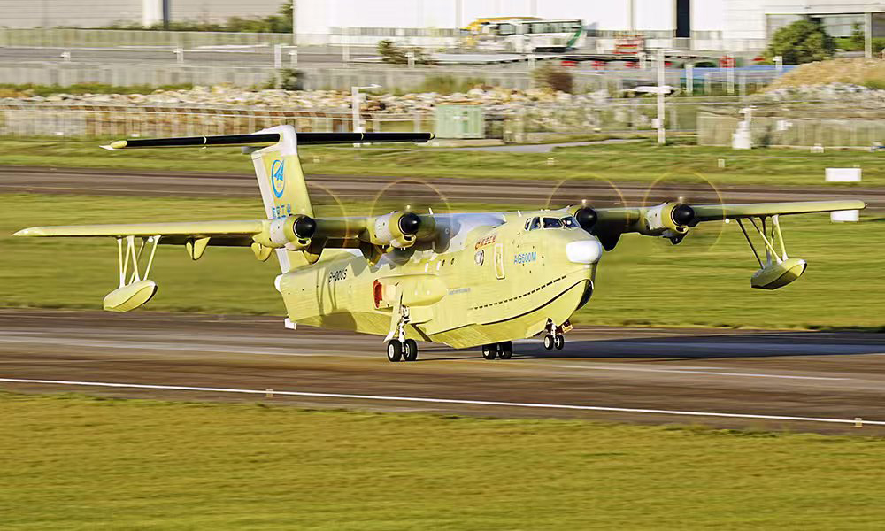 批产工作的顺利推进，充分验证了AG600飞机设计的成熟性、生产质量的可控性以及项目管理的有效性。后续，AG600批产飞机将在完成最终数据分析和交付文件准备后正式交付。