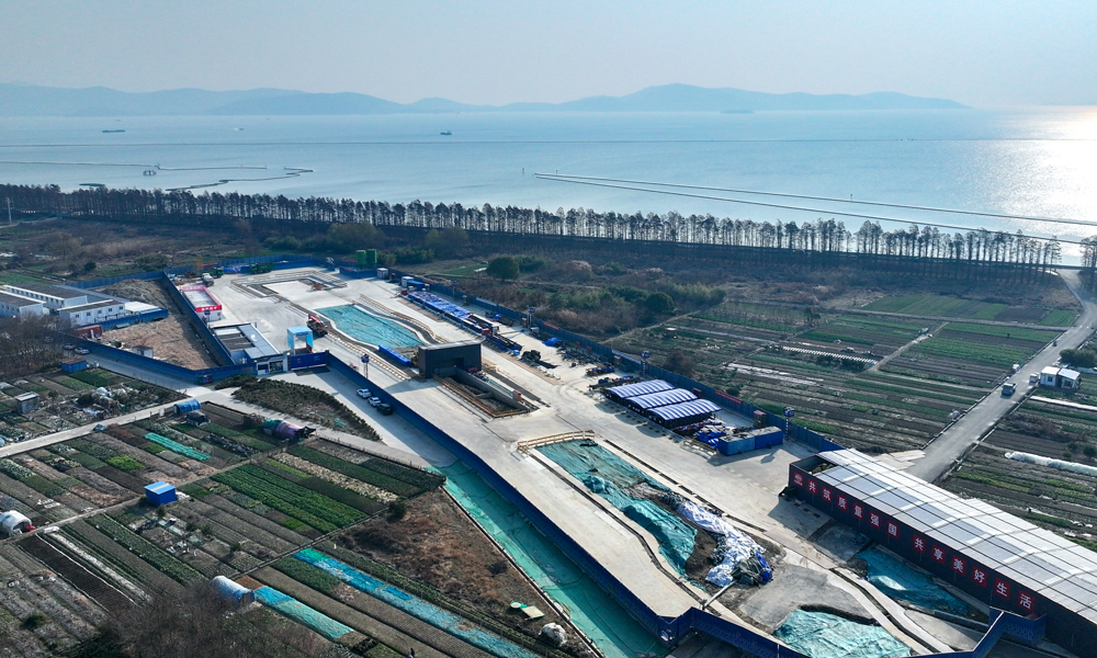 据了解，锡宜S2线是推动锡宜一体化及长三角一体化的重要基础工程，全线建成后，将与无锡地铁1号线、锡澄S1线串联，打造锡澄宜一体化轨道交通。图为锡宜S2线工程竺山湖西工作井施工现场。