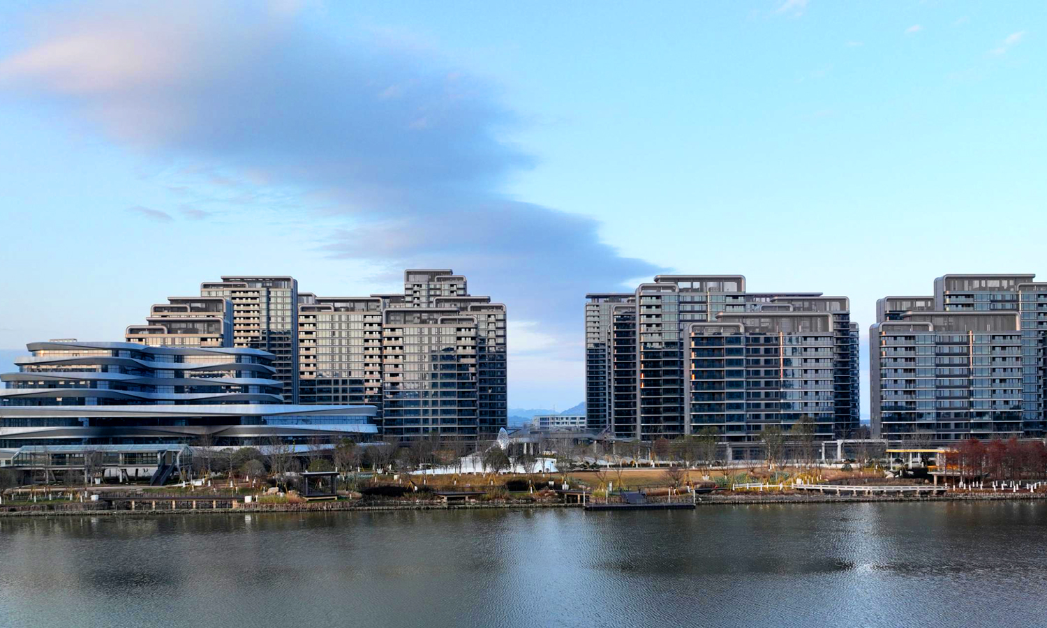 由中国建筑旗下中建五局承建的乐清胜利社区一期工程，是浙江省省级未来社区试点项目。项目总建筑面积约26.62万平方米，包含21栋住宅及配套创业文化中心，将进一步完善社区功能与服务体系，助力乐清提升城乡风貌、建设美丽宜居城市。