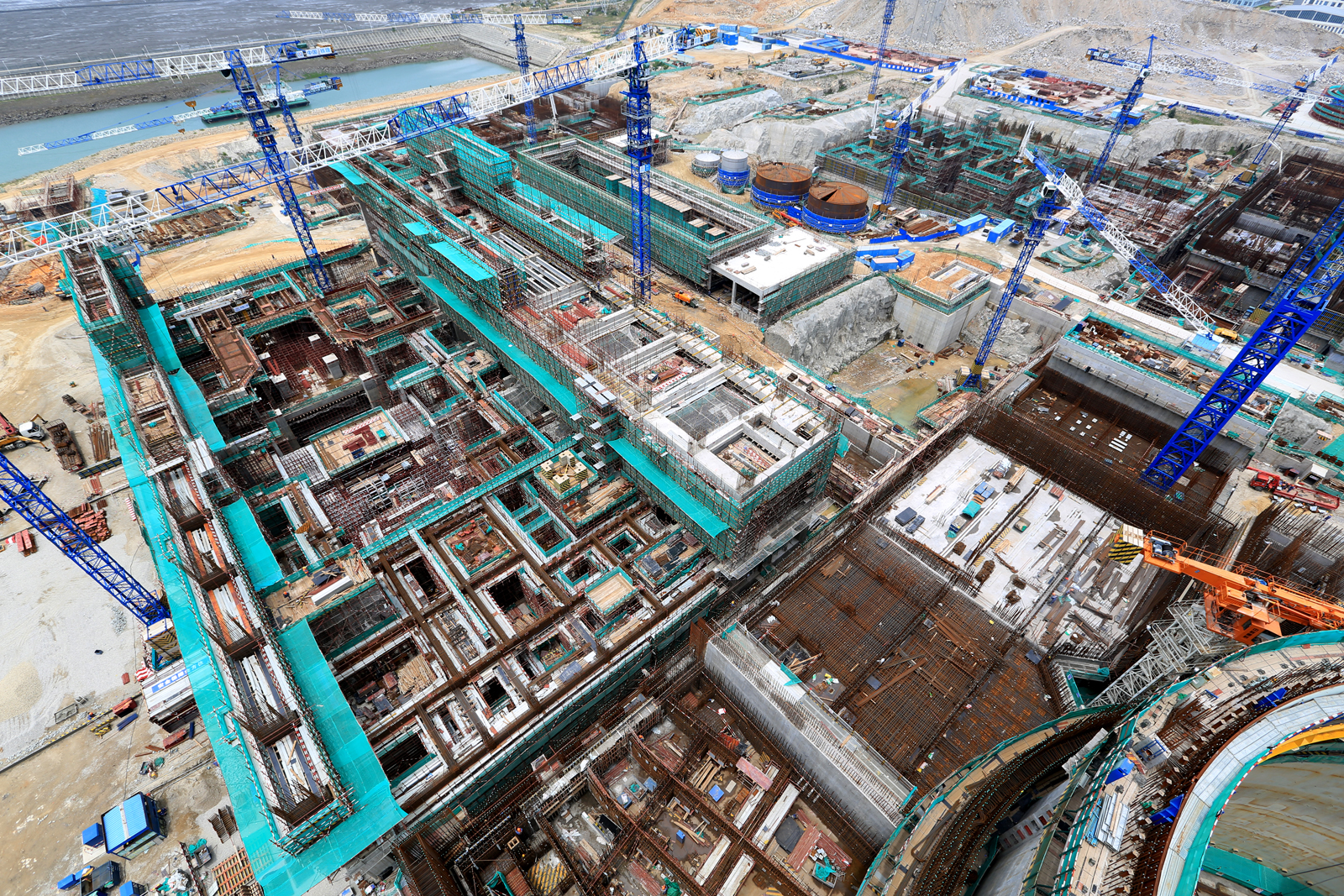 2017年5月20日，建设中的5-6号机组常规岛。（来源：中国核工业集团公司）